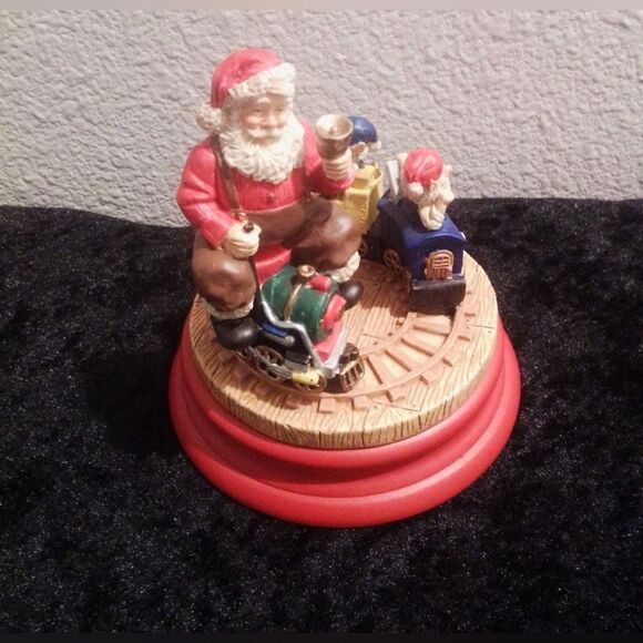 Dept 56 Santa & Elves Train Ride Christmas Figurine - Brand New” - Picture 4 of 4